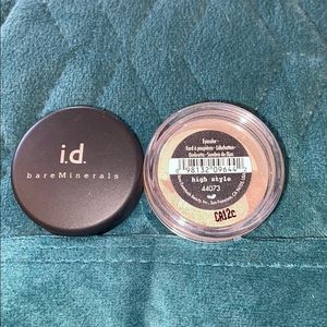Bare Minerals eyeshadow. High style